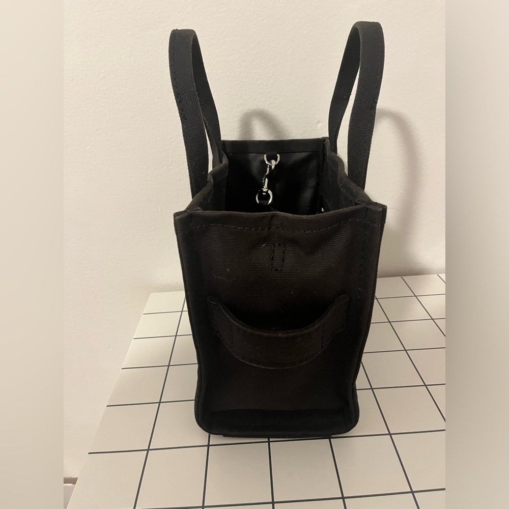 Marc Jacobs: The Tote Bag (Canvas Black & White Small) 🤍 - Picture 3 of 14